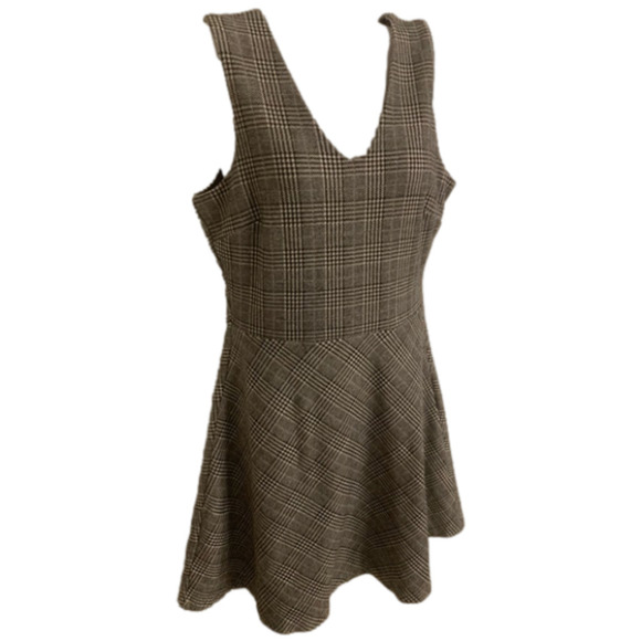 Banana Republic Dresses & Skirts - Banana Republic size 4 fit and flare dress